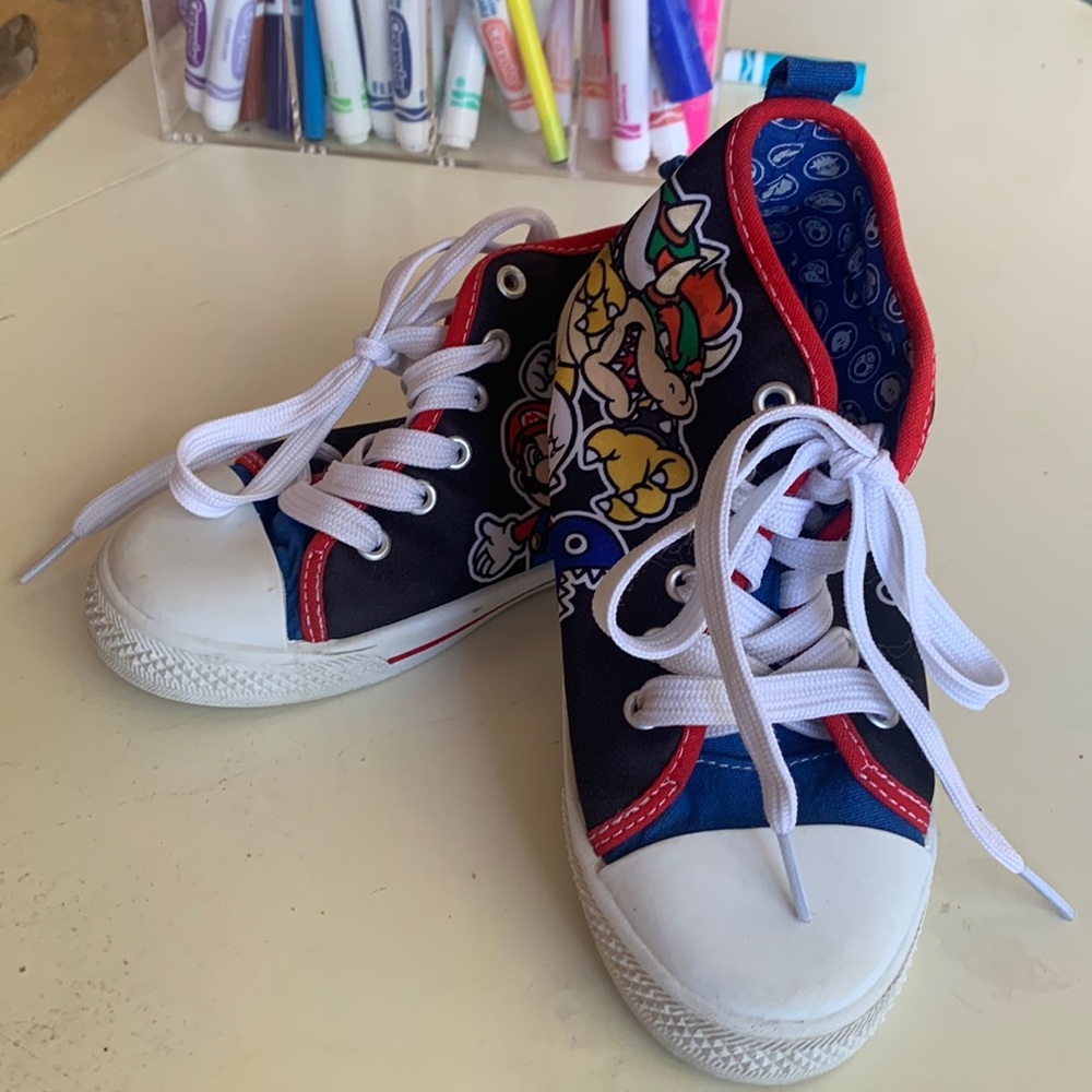 Size 13 Mario kids shoes in pretty good condition
